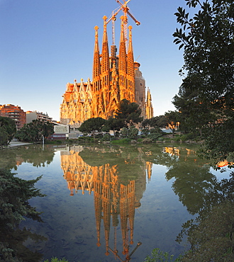 Sagrada Familia, by architect Antonio Gaudi, UNESCO World Heritage Site, Barcelona, Catalonia, Spain, Europe