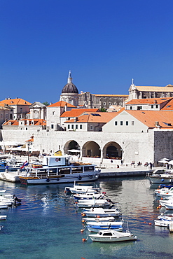 Old harbour and Old Town, UNESCO World Heritage Site, Dubrovnik, Dalmatia, Croatia, Europe