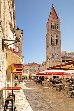 Restaurants and Cafes at Main Square, St. Laurentius Cathedral, Trogir, UNESCO World Heritage Site, Dalmatia, Croatia, Europe