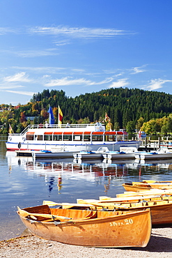 Rowing boats at Titisee Lake, Titisee-Neustadt, Black Forest, Baden Wurttemberg, Germany, Europe