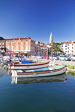 Old town and the harbour with fishing boats, Izola, Primorska, Istria, Slovenia, Europe