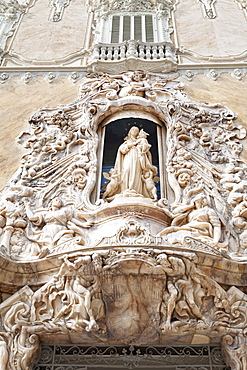 Alabaster figure at the entrance of the Ceramic Museum , Valencia, Comunidad Valencia, Spain, Europe