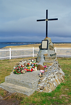 2 Para Memorial cross at Goose Green, Falkland Islands