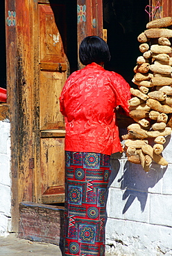 Woman with loofahs, Paro, Bhutan