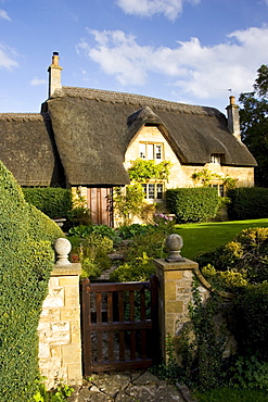 Thatched cottage in Chipping Campden, The Cotswolds, Gloucestershire, United Kingdom