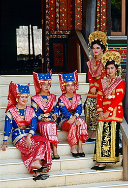 Indonesian girls in traditional dress, Java