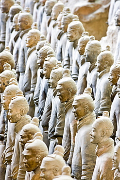 Infantry men figures in Pit 1 at Qin Museum, exhibition halls of Terracotta Warriors, Xian, China