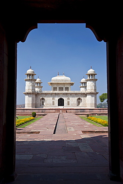 Tomb of Etimad Ud Doulah, 17th Century Mughal tomb built 1628, Agra, India