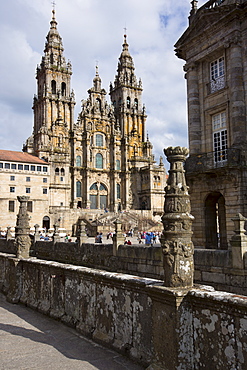 View from Praza da Obradoiro Baroque style cathedral, Catedral de Santiago de Compostela, Galicia, Spain