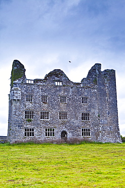 Lemeneagh Castle ruins, home of legendary Maire Ruagh, built 15th and 17th Century, Kilfenora, County Clare