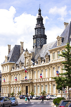 Hotel de Ville (town hall) in Place de l'Hotel de Ville in Reims, Champagne-Ardenne, France, Europe