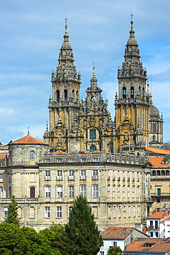 Catedral de Santiago de Compostela, Roman Catholic Cathedral, UNESCO World Heritage Site, and cityscape, Santiago de Compostela, Galicia, Northern Spain, Europe