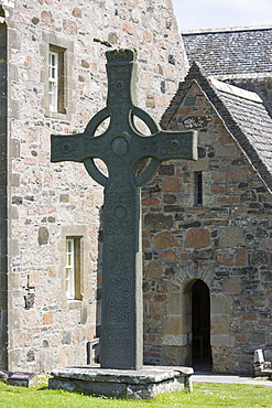 Celtic high cross, St. Martin's Cross, Iona Abbey, Isle of Iona, Inner Hebrides and Western Isles, Scotland, United Kingdom, Europe