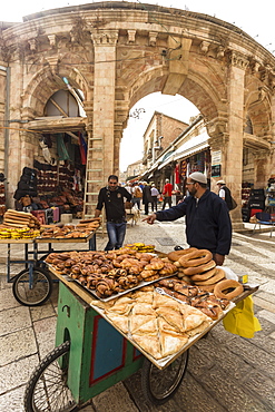 Bread sellers with carts, Aftimos Souk, Mauristan, Christian Quarter, Old City, Jerusalem, UNESCO World Heritage Site, Israel, Middle East