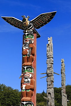 First Nation Totem Poles, Original Namgis Burial Grounds, Alert Bay, Cormorant Island, Inside Passage, British Columbia, Canada, North America