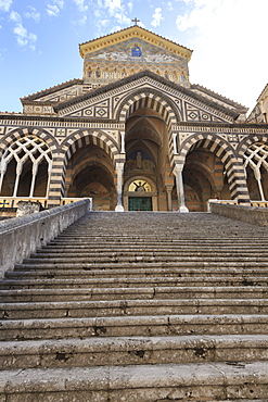 Cathedral and steps with no people, Amalfi, Costiera Amalfitana (Amalfi Coast), UNESCO World Heritage Site, Campania, Italy, Europe