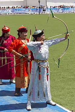 Line up of lady archers, National Archery Tournament, Archery Field, Naadam Festival, Ulaan Baatar (Ulan Bator), Mongolia, Central Asia, Asia