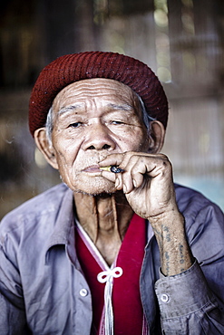 Indigenous White Karen (Kayin) hill tribe villager from the mountains near Doi Inthanon, Chiangmai, Thailand, Southeast Asia, Asia