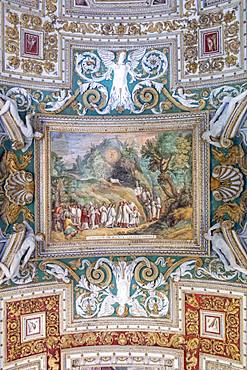 The painted ceiling in the gallery of Maps, Vatican Museum, UNESCO World Heritage Site, Vatican City, Rome, Lazio, Italy, Europe