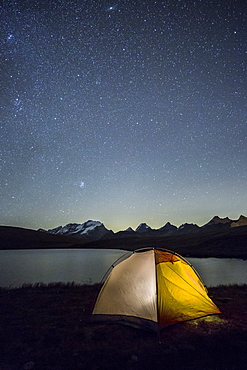 Camping under the stars on Rosset Lake at an altitude of 2709 meters, Gran Paradiso National Park, Alpi Graie (Graian Alps), Italy, Europe