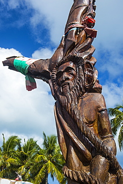 Wooden carvings on the Monument des Dix-Neuf (Monument of 19), Ouvea, Loyalty Islands, New Caledonia, Pacific