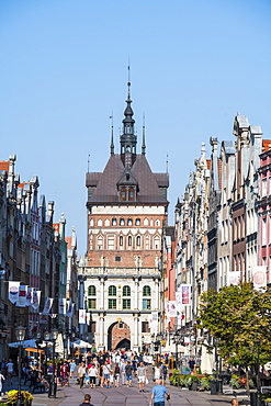 Hanseatic League houses in the pedestrian zone with the main gate of Gdansk. Poland, Europe