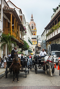 Horse cart with tourists in the old town, UNESCO World Heritage Site, Cartagena, Colombia, South America