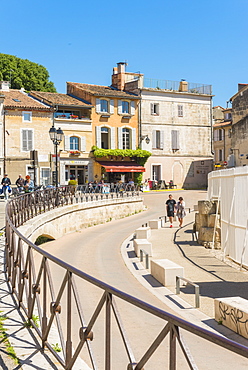 Arles Amphitheatre, Arles, Bouches du Rhone, Provence, Provence-Alpes-Cote d'Azur, France, Europe