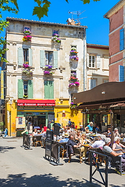 Cafe in Arles, Bouches du Rhone, Provence, Provence-Alpes-Cote d'Azur, France, Europe