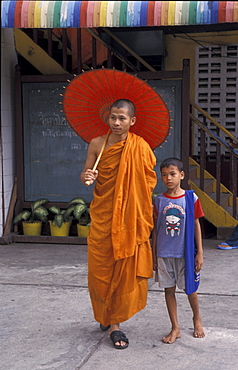 Thai 03 (15) thailand burmese refugee monk and child wat prok, bangkok