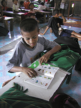 Thailand muslim school for burmese refugees, mae sot