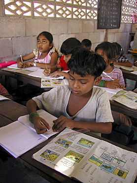 Thailand muslim school for burmese refugees, mae sot