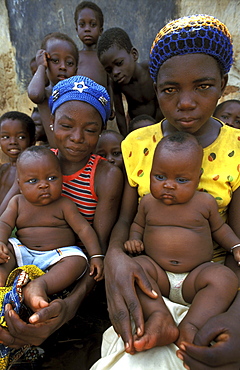 Ghana woman and children bongo village, bolgatanga