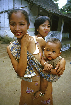 Indonesia mother and child, lombok