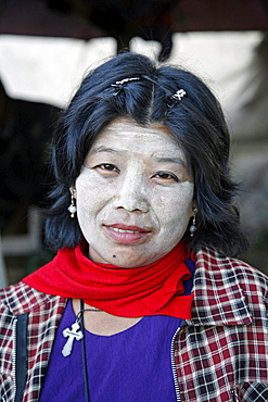 Myanmar woman in market at myitkyina, a largely kachin community in north burma near chinese border 