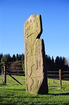 Maiden Stone with Pictish symbols, near Chapel of Garioch, approximately 15 miles northwest of Aberdeen, Grampian Region, Scotland, United Kingdom, Europe