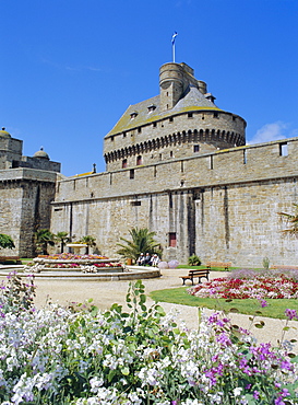 City walls near Porte St. Vincent in the old town of St. Malo, Brittany, France, Europe