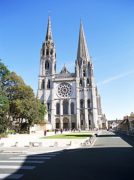 West front, Notre Dame Cathedral, UNESCO World Heritage Site, Chartres, Val de Loire, Centre, France, Europe