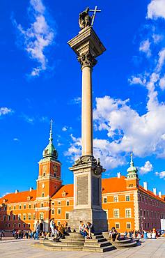 Royal Castle and Sigismund's Column in Plac Zamkowy (Castle Square), Old Town, UNESCO World Heritage Site, Warsaw, Poland, Europe