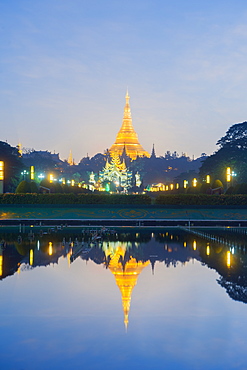 Shwedagon Pagoda, the most sacred Buddhist pagoda in Myanmar, Yangon (Rangoon), Myanmar (Burma), Asia