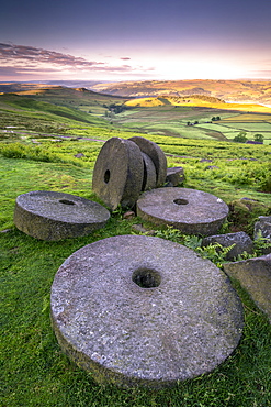 Stanage Edge millstones at sunrise, Peak District National Park, Derbyshire, England, United Kingdom, Europe