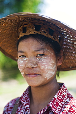 Thanaka cream, ground from tree bark, has been used in Burma for thousands of years, it also acts as protection from the sun, Myanmar (Burma), Asia