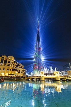 Burj Khalifa Light and Laser Show, Dubai Mall and Burj Khalifa Lake, Dubai, United Arab Emirates, Middle East