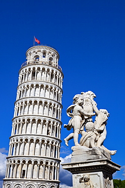 The Leaning Tower of Pisa, campanile or bell tower, Fontana dei Putti, Piazza del Duomo, UNESCO World Heritage Site, Pisa, Tuscany, Italy, Europe