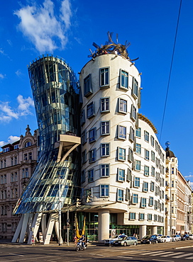 Dancing House, Nove Mesto (New Town), Prague, Bohemia Region, Czech Republic, Europe