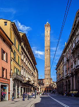 Asinelli Tower, Bologna, Emilia-Romagna, Italy, Europe