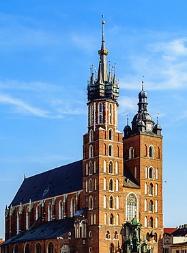 Main Market Square, St. Mary Basilica, Cracow, UNESCO World Heritage Site, Lesser Poland Voivodeship, Poland, Europe