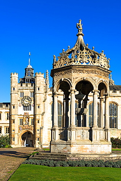 Trinity College Great Court and water fountain, Cambridge University, Cambridge, Cambridgeshire, England, United Kingdom, Europe