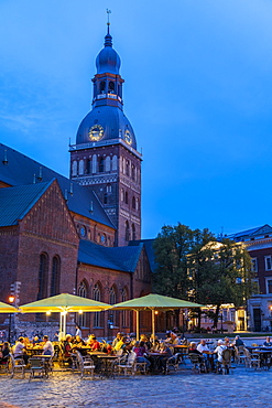 Riga Doms (Cathedral) at dusk, Old Town, UNESCO World Heritage Site, Riga, Latvia, Europe