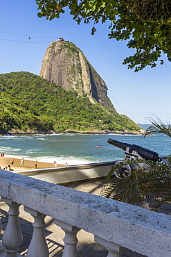 View from Praia Vermelha (Red Beach) to the Sugarloaf Mountain, Rio de Janeiro, Brazil, South America